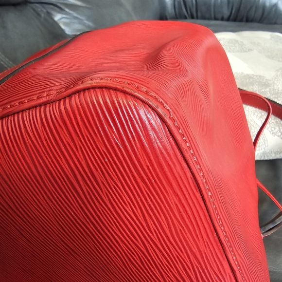 Louis Vuitton petite Noe Epi red leather - Picture 10 of 12